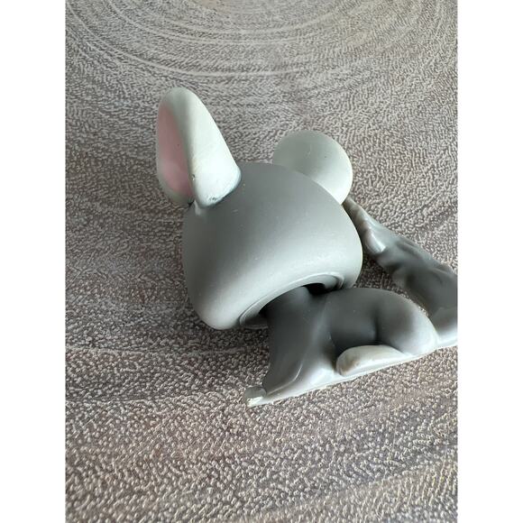 Littlest Pet Shop LPS #495 Grey Chinchilla Purple Eyes Pink Flower 2007 Hasbro - Picture 4 of 6